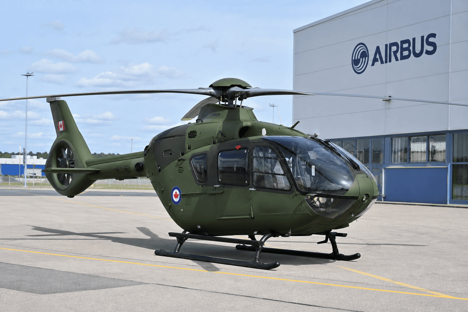 Airbus delivers first H135 helicopter trainer to Canadian air force