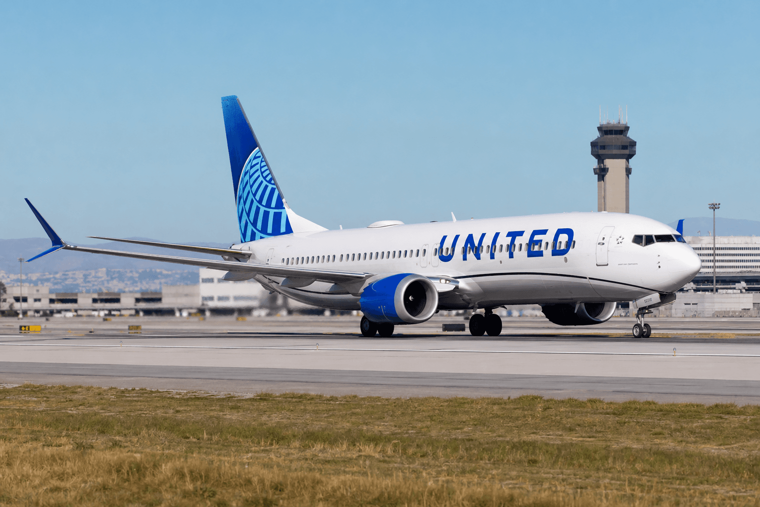 United Airlines Launches Two New Six-Hour 737 MAX Routes Connecting New England