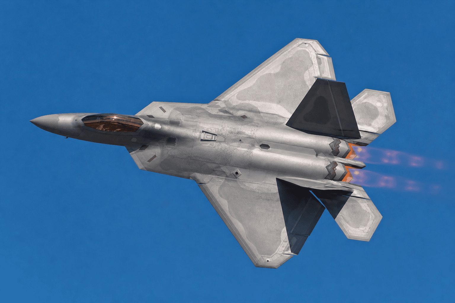USAF Updates F-22 Raptor Engine Software To Extend Service Into 2040s