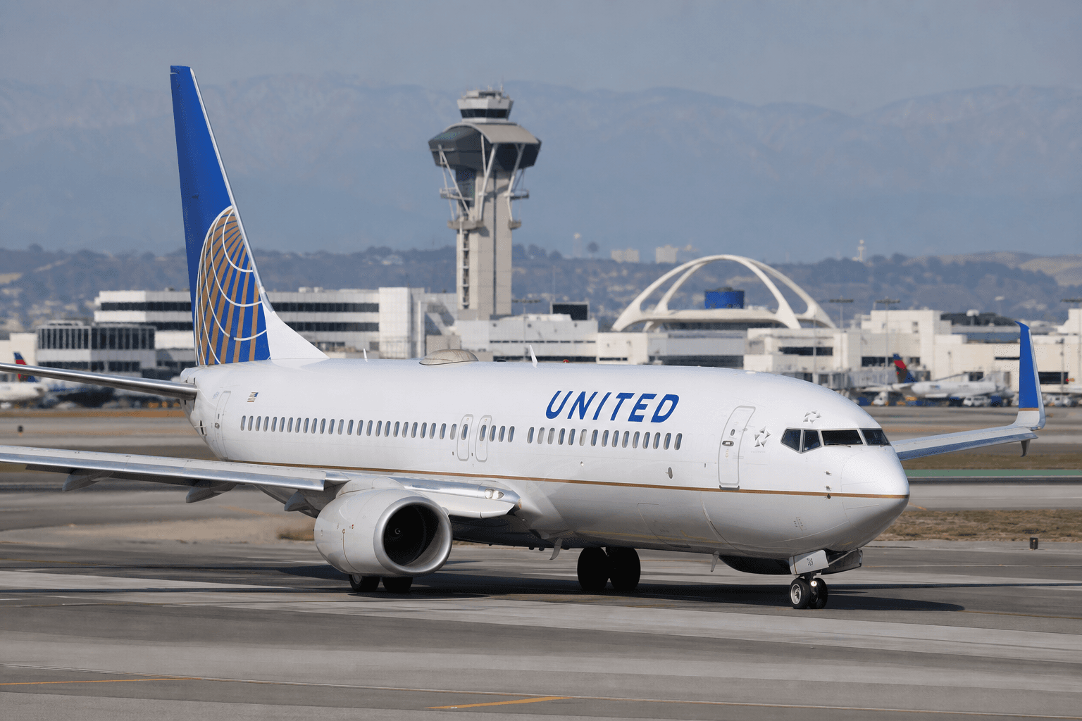 United Airlines Steadily Adds Military Pilots Weekly to Fuel Pilot Pipeline
